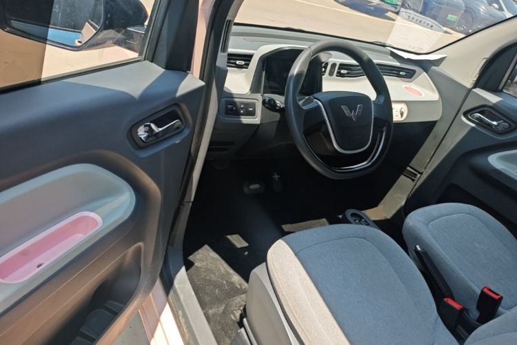Used Wuling Hongguang MINIEV 2022 Macaron Premium Model – Lithium Iron Phosphate Driver Seat