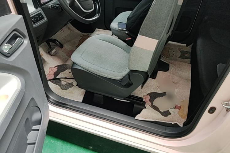 Used Wuling Hongguang MINIEV 2022 Macaron Premium Model – Lithium Iron Phosphate Driver Seat