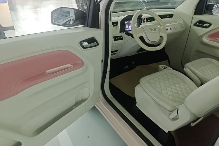 Used Wuling Hongguang MINIEV 2022 Macaron Premium Model – Lithium Iron Phosphate Driver Seat