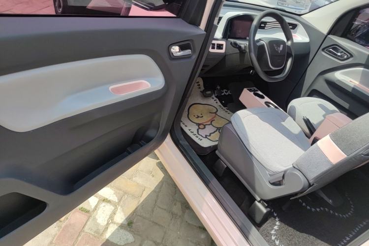 Used Wuling Hongguang MINIEV 2022 Macaron Premium Model – Lithium Iron Phosphate Driver Seat