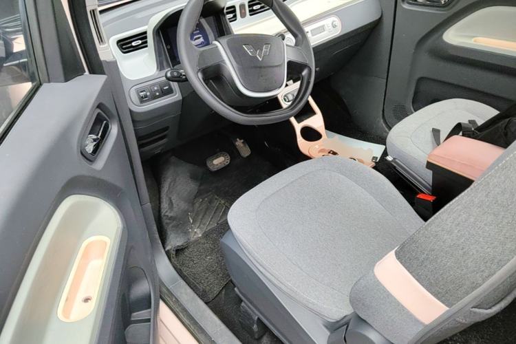 Used Wuling Hongguang MINIEV 2022 Macaron Premium Model – Lithium Iron Phosphate Driver Seat