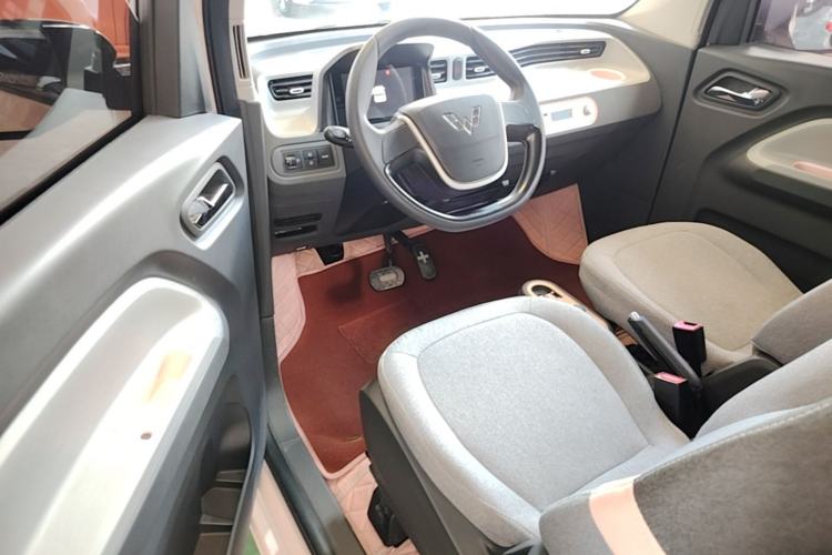 Used Wuling Hongguang MINIEV 2022 Macaron Premium Model – Lithium Ternary Battery Driver Seat