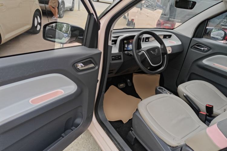 Used Wuling Hongguang MINIEV 2022 Macaron Premium Model – Lithium Ternary Battery Driver Seat