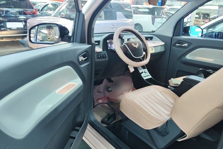 Used Wuling Hongguang MINIEV 2022 Macaron Premium Model – Lithium Iron Phosphate Driver Seat