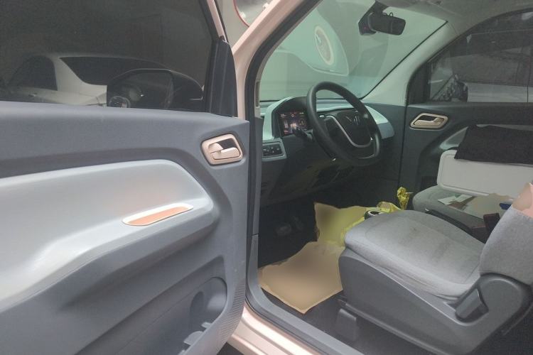 Used Wuling Hongguang MINIEV 2022 Macaron Fashion Edition Lithium-Nickel-Cobalt-Alpha-oxide Driver Seat