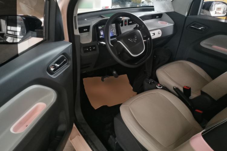 Used Wuling Hongguang MINIEV 2022 Macaron Premium Model – Lithium Iron Phosphate Driver Seat