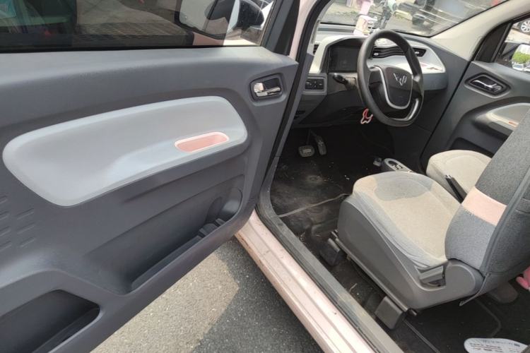 Used Wuling Hongguang MINIEV 2022 Macaron Premium Model – Lithium Ternary Battery Driver Seat