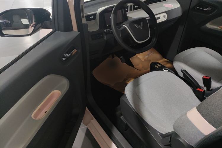 Used Wuling Hongguang MINIEV 2022 Macaron Premium Model – Lithium Ternary Battery Driver Seat