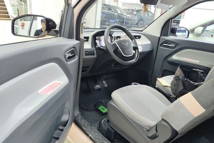 Used Wuling Hongguang MINIEV 2022 Macaron Premium Model – Lithium Iron Phosphate Driver Seat