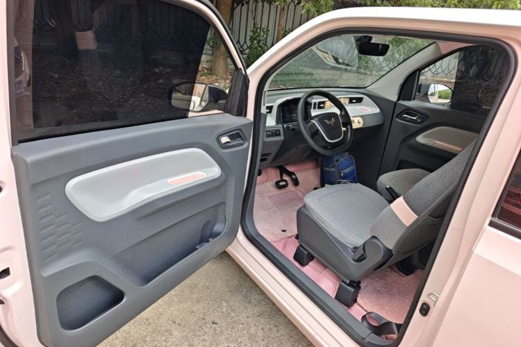 Used Wuling Hongguang MINIEV 2022 Macaron Premium Model – Lithium Iron Phosphate Driver Seat