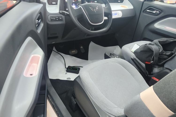 Used Wuling Hongguang MINIEV 2022 Macaron Premium Model – Lithium Iron Phosphate Driver Seat