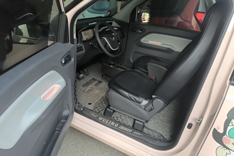 Used Wuling Hongguang MINIEV 2022 Macaron Premium Model – Lithium Ternary Battery Driver Seat