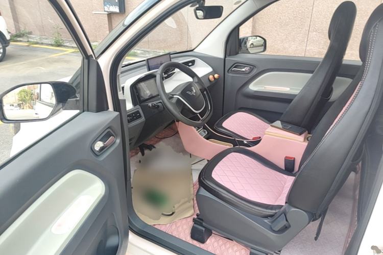 Used Wuling Hongguang MINIEV 2022 Macaron Premium Model – Lithium Iron Phosphate Driver Seat