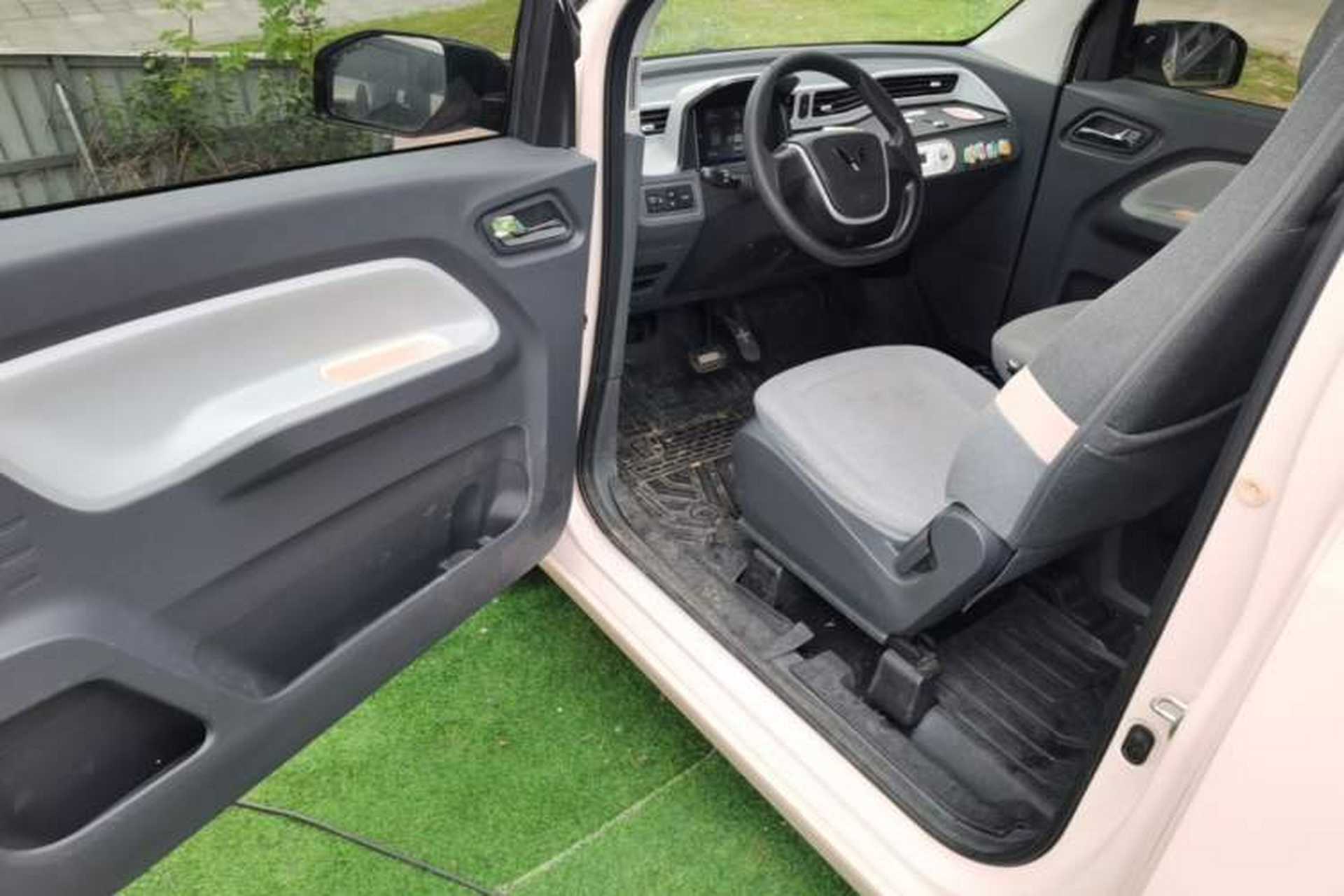 Used Wuling Hongguang MINIEV 2022 Macaron Fashion Model Lithium Iron Phosphate Driver Seat