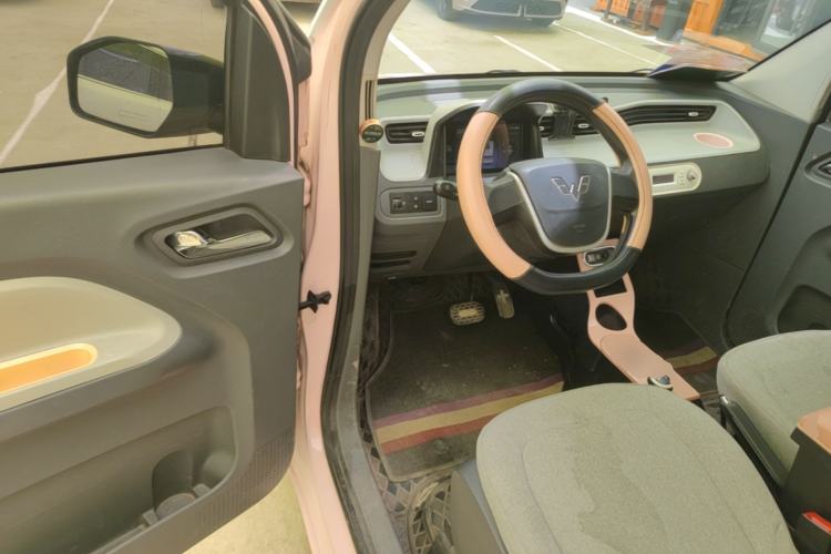 Used Wuling Hongguang MINIEV 2022 Macaron Fashion Model Lithium Iron Phosphate Driver Seat