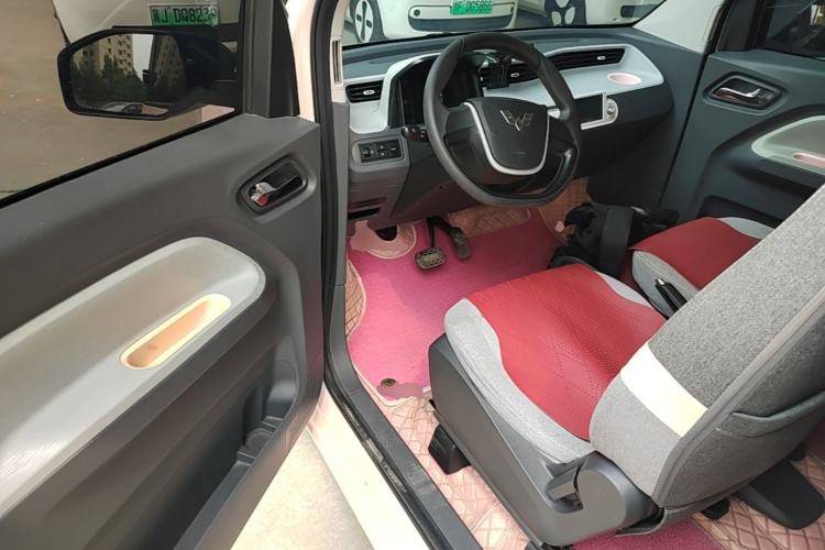 Used Wuling Hongguang MINIEV 2022 Macaron Premium Model – Lithium Iron Phosphate Driver Seat