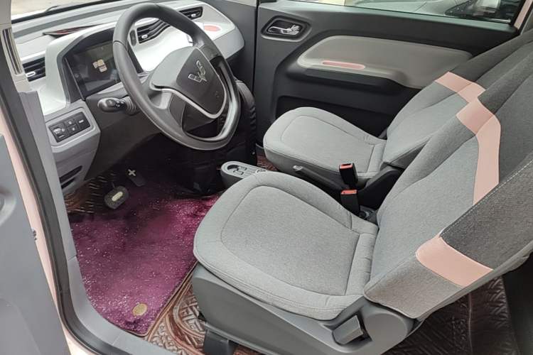 Used Wuling Hongguang MINIEV 2022 Macaron Premium Model – Lithium Ternary Battery Driver Seat