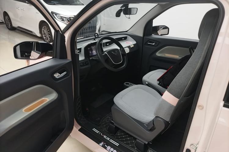 Used Wuling Hongguang MINIEV 2022 Macaron Premium Model – Lithium Iron Phosphate Driver Seat