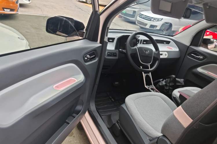 Used Wuling Hongguang MINIEV 2022 Macaron Fashion Edition Lithium-Nickel-Cobalt-Alpha-oxide Driver Seat