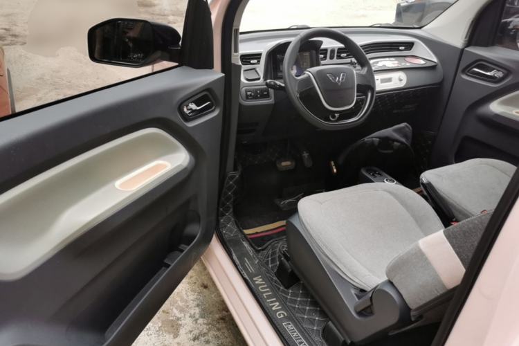 Used Wuling Hongguang MINIEV 2022 Macaron Premium Model – Lithium Iron Phosphate Driver Seat