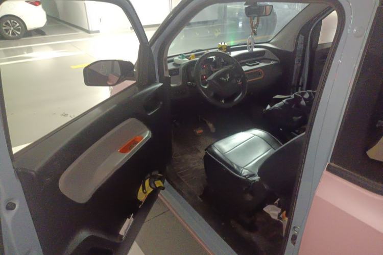 Used Wuling Hongguang MINIEV 2022 Macaron Fashion Model Lithium Iron Phosphate Driver Seat