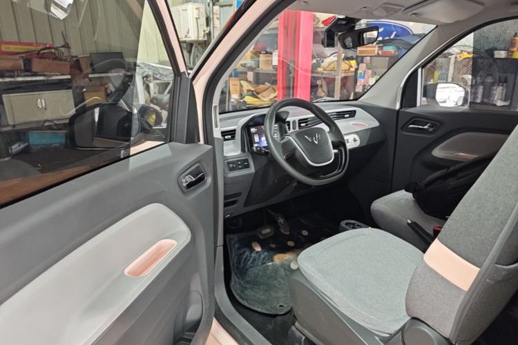 Used Wuling Hongguang MINIEV 2022 Macaron Premium Model – Lithium Ternary Battery Driver Seat