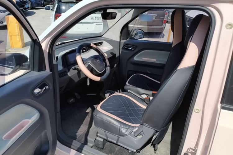 Used Wuling Hongguang MINIEV 2022 Macaron Premium Model – Lithium Iron Phosphate Driver Seat