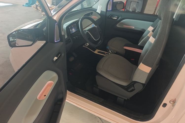 Used Wuling Hongguang MINIEV 2022 Macaron Premium Model – Lithium Iron Phosphate Driver Seat