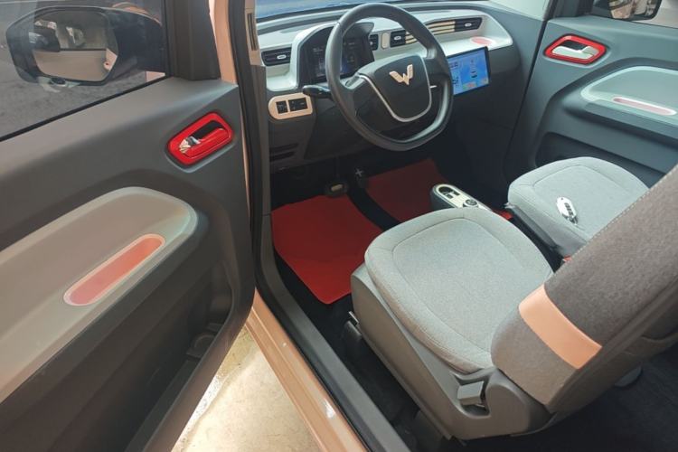 Used Wuling Hongguang MINIEV 2022 Macaron Premium Model – Lithium Iron Phosphate Driver Seat