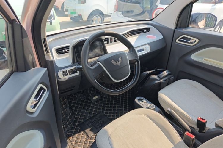 Used Wuling Hongguang MINIEV 2022 Macaron Premium Model – Lithium Iron Phosphate Driver Seat