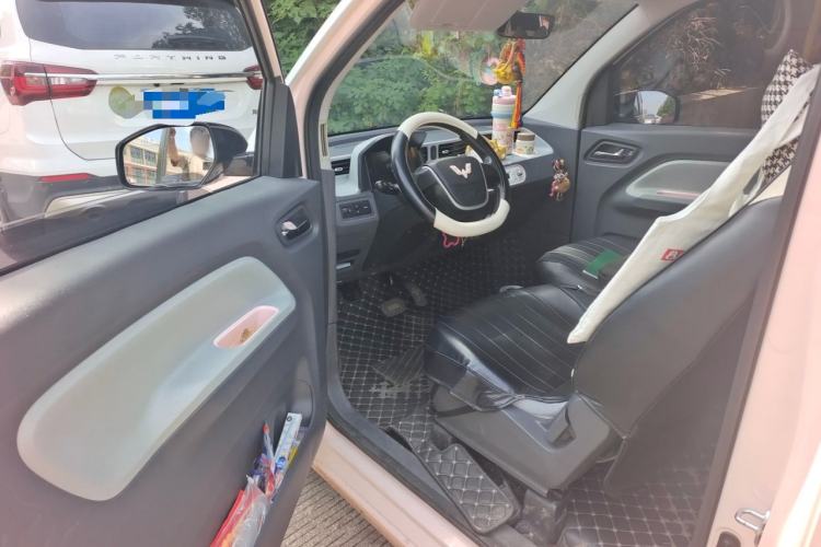 Used Wuling Hongguang MINIEV 2022 Macaron Premium Model – Lithium Iron Phosphate Driver Seat