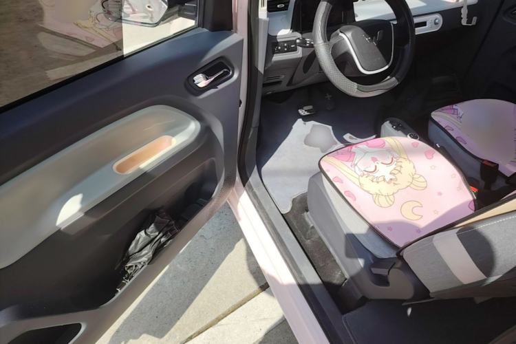 Used Wuling Hongguang MINIEV 2022 Macaron Premium Model – Lithium Iron Phosphate Driver Seat