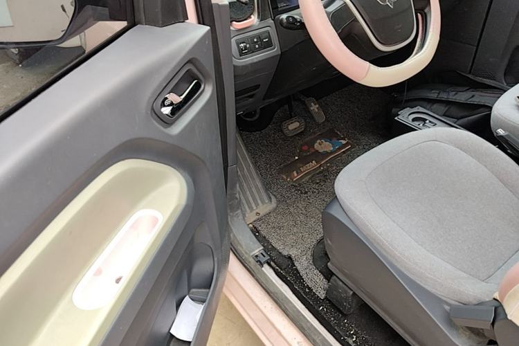 Used Wuling Hongguang MINIEV 2022 Macaron Fashion Model Lithium Iron Phosphate Driver Seat