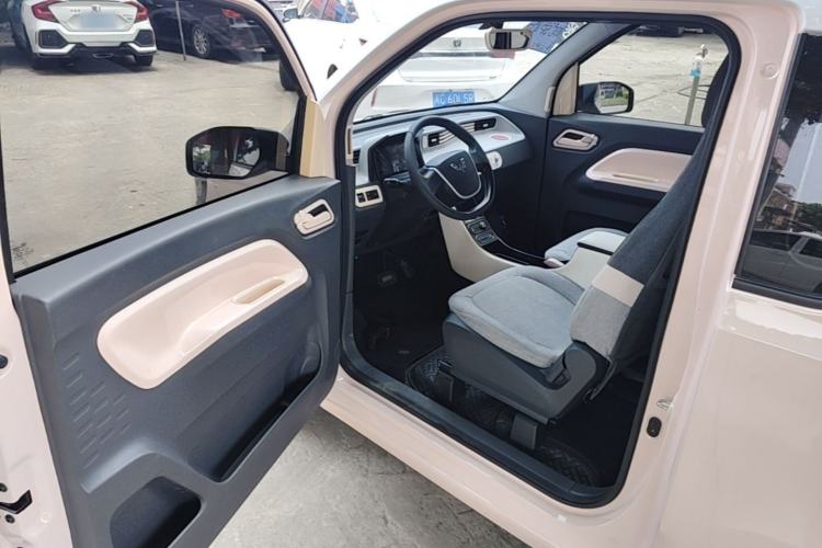 Used Wuling Hongguang MINIEV 2022 Macaron Premium Model – Lithium Iron Phosphate Driver Seat