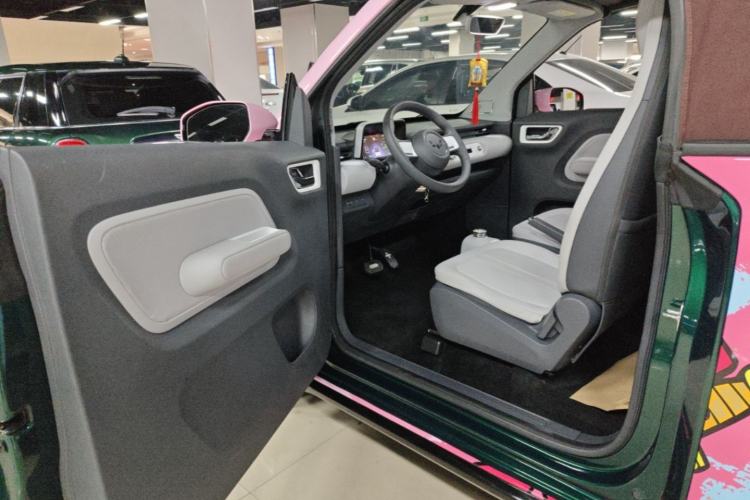 Used Wuling Hongguang MINIEV 2022 Convertible Model Driver Seat
