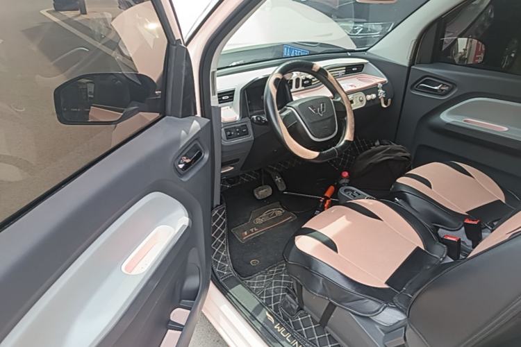 Used Wuling Hongguang MINIEV 2022 Macaron Premium Model – Lithium Iron Phosphate Driver Seat