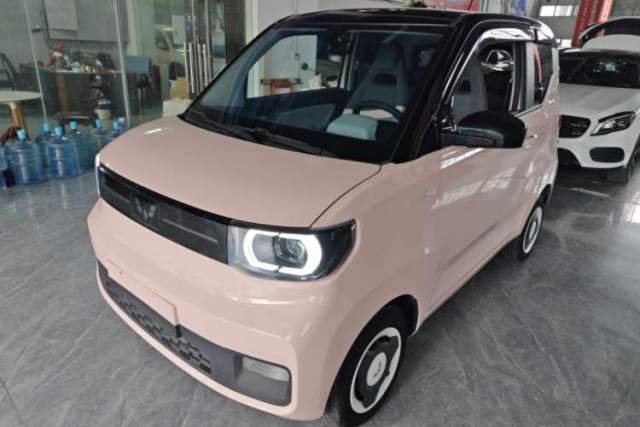 Używany Wuling Hongguang MINIEV 2022 Macaron Premium Model – Lithium Iron Phosphate