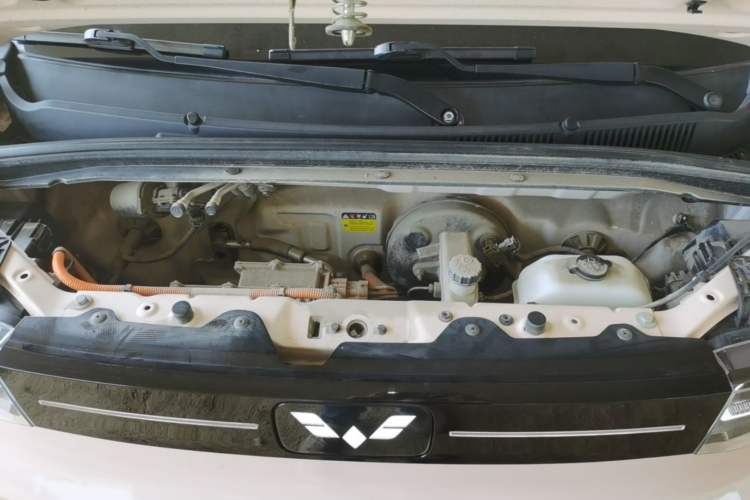 Used Wuling Hongguang MINIEV 2022 Macaron Premium Model – Lithium Ternary Battery Engine Bay