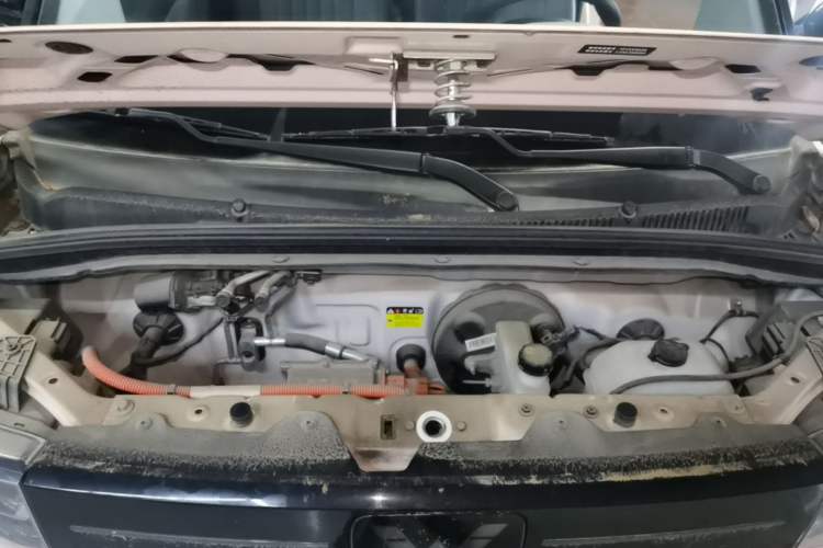 Used Wuling Hongguang MINIEV 2022 Macaron Fashion Edition Lithium-Nickel-Cobalt-Alpha-oxide Engine Bay