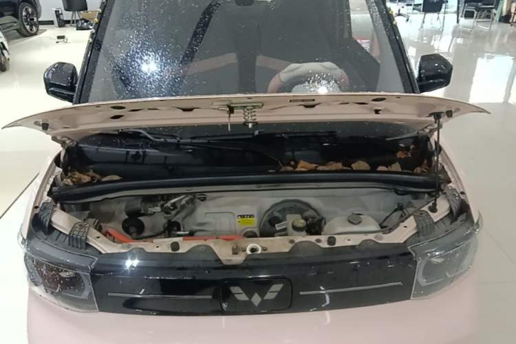 Used Wuling Hongguang MINIEV 2022 Macaron Premium Model – Lithium Iron Phosphate Engine Bay