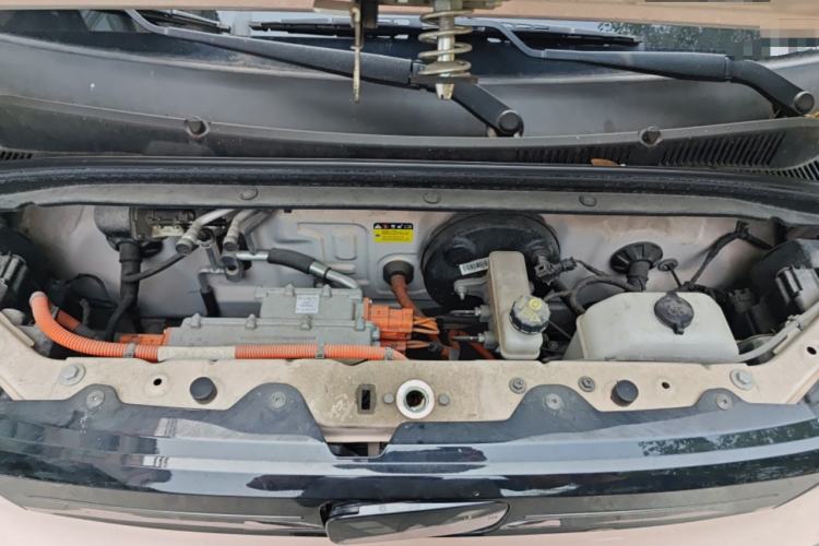 Used Wuling Hongguang MINIEV 2022 Macaron Fashion Edition Lithium-Nickel-Cobalt-Alpha-oxide Engine Bay