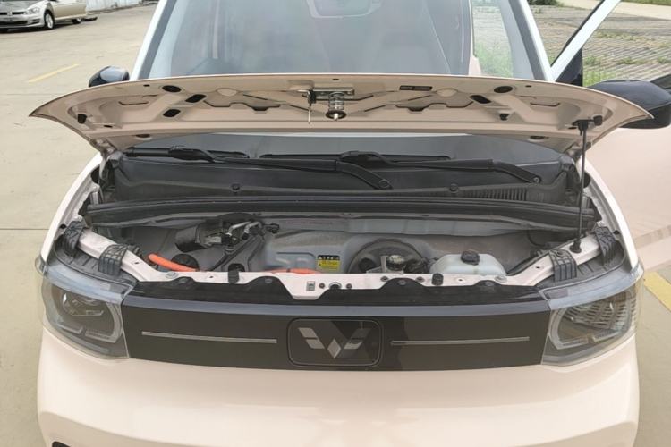 Used Wuling Hongguang MINIEV 2022 Macaron Fashion Model Lithium Iron Phosphate Engine Bay