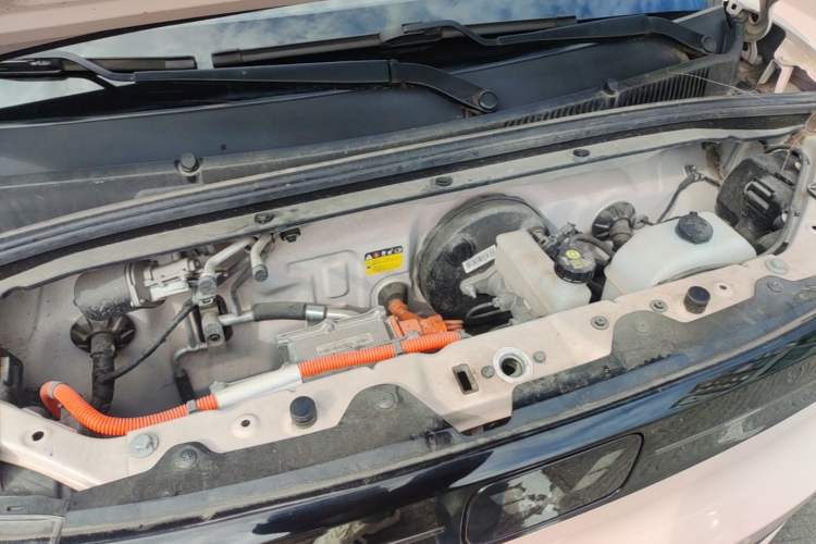 Used Wuling Hongguang MINIEV 2022 Macaron Premium Model – Lithium Iron Phosphate Engine Bay