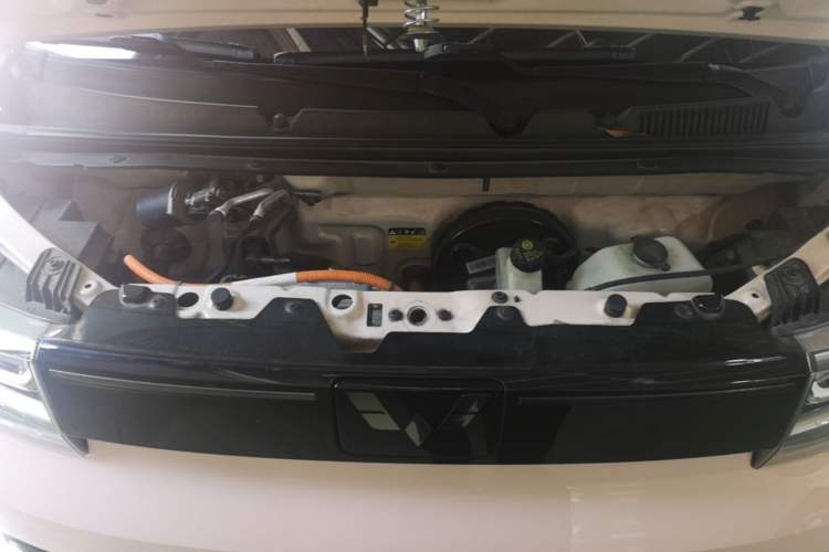 Used Wuling Hongguang MINIEV 2022 GAMEBOY 300km Enthusiast Model with Lithium Iron Phosphate Engine Bay
