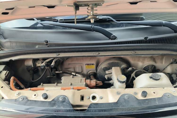 Used Wuling Hongguang MINIEV 2022 Macaron Premium Model – Lithium Ternary Battery Engine Bay