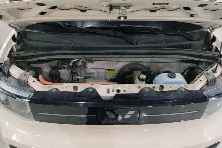 Used Wuling Hongguang MINIEV 2022 Macaron Fashion Model Lithium Iron Phosphate Engine Bay