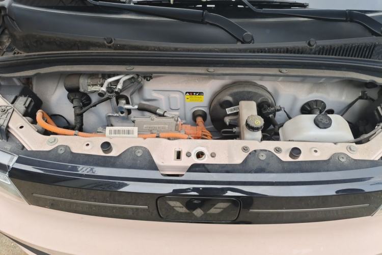 Used Wuling Hongguang MINIEV 2022 Macaron Fashion Model Lithium Iron Phosphate Engine Bay