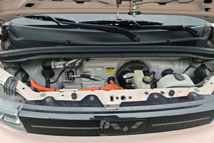 Used Wuling Hongguang MINIEV 2022 Macaron Fashion Model Lithium Iron Phosphate Engine Bay