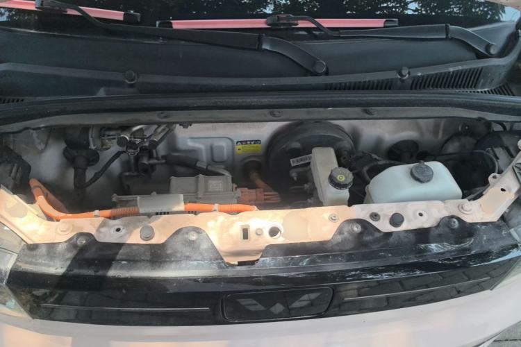 Used Wuling Hongguang MINIEV 2022 Macaron Fashion Edition Lithium-Nickel-Cobalt-Alpha-oxide Engine Bay