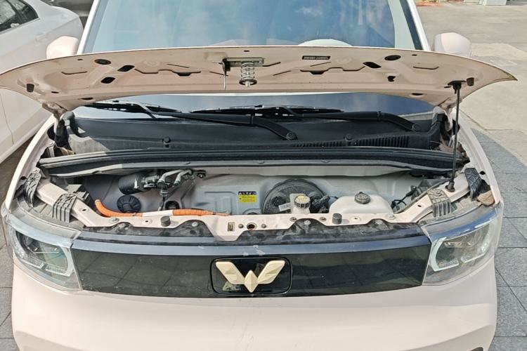 Used Wuling Hongguang MINIEV 2022 Macaron Fashion Model Lithium Iron Phosphate Engine Bay